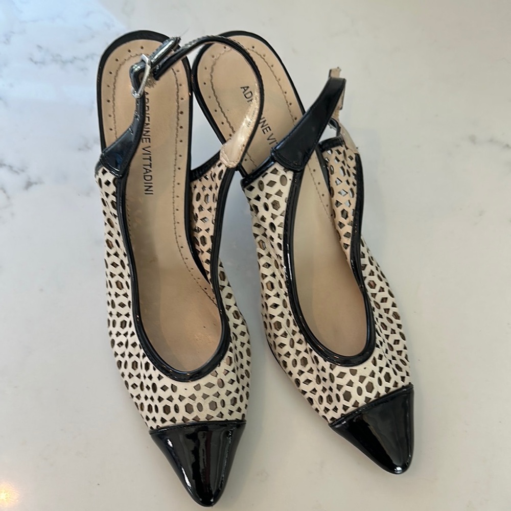 Adrienne Vittadini Black & Cream Pumps - Picture 2 of 6